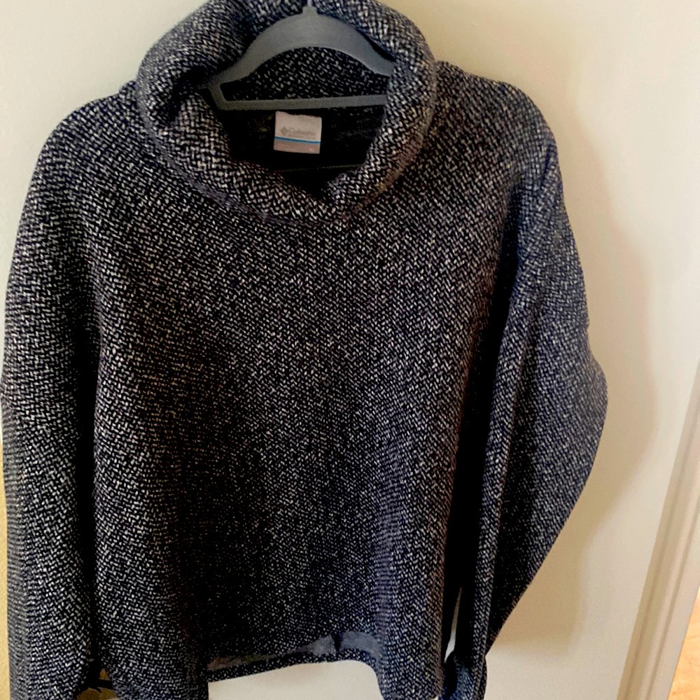 Columbia fleece sweatshirts